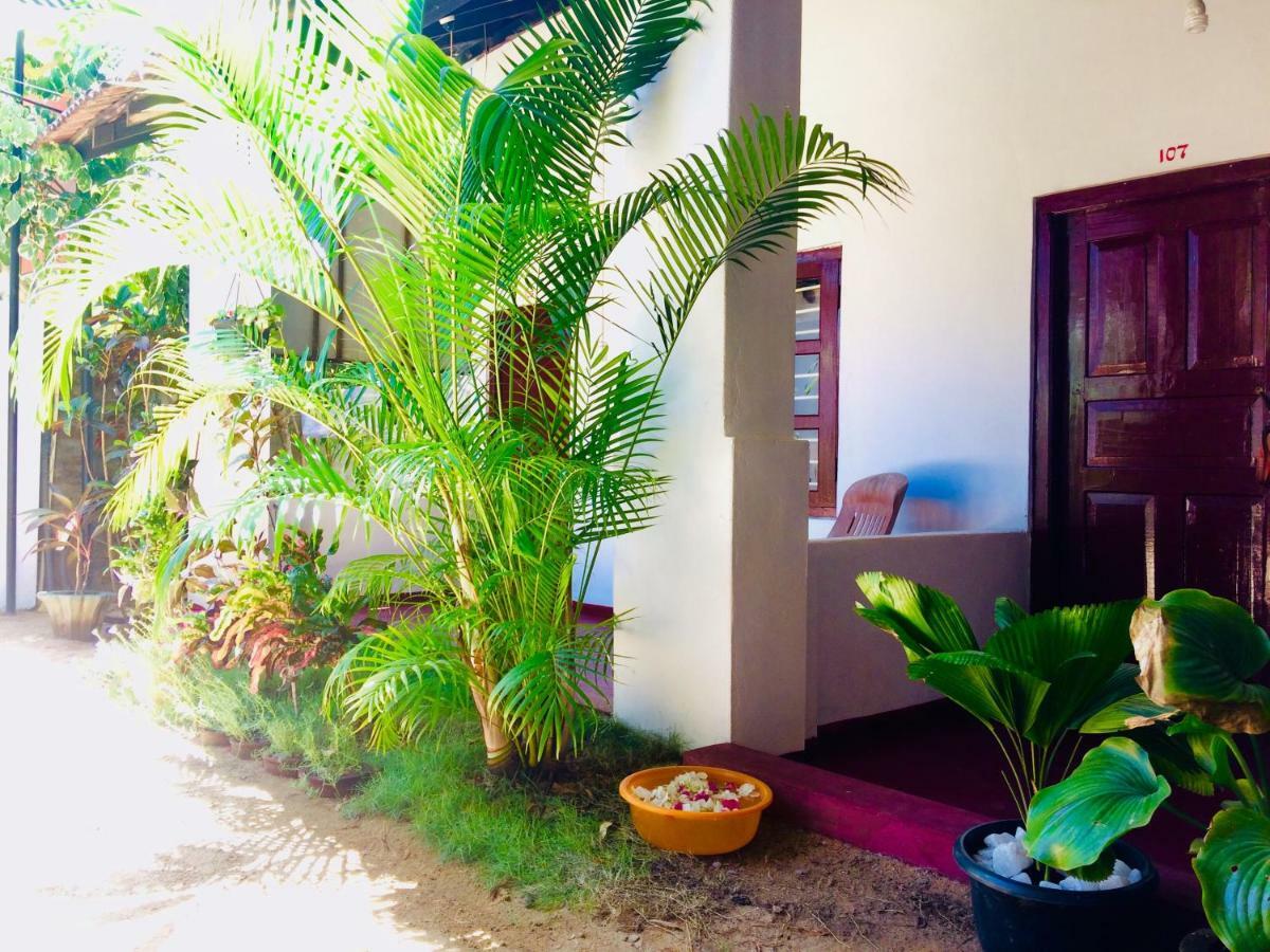 Tropicana Home Stay Arugam Bay Kültér fotó