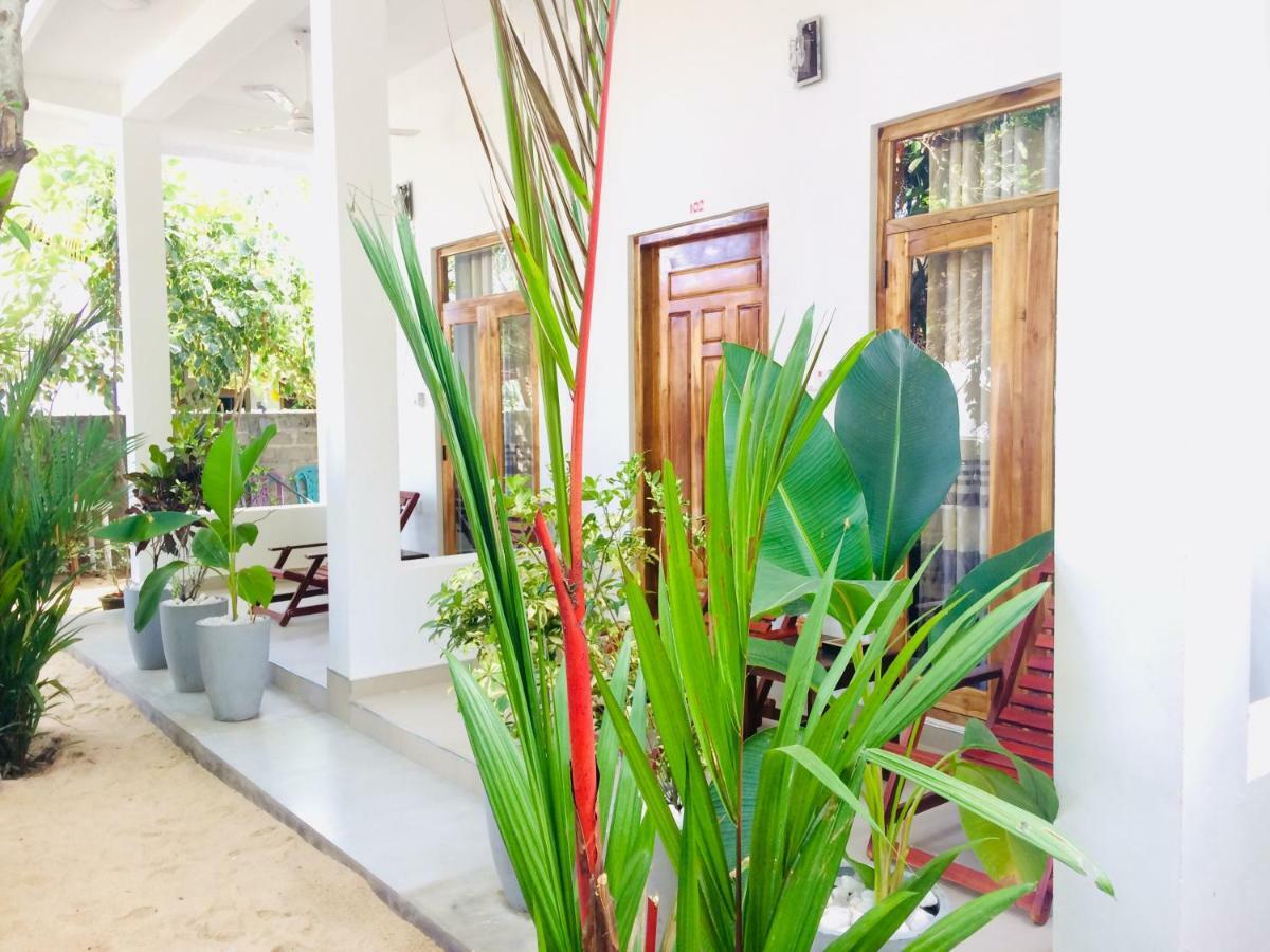 Tropicana Home Stay Arugam Bay Kültér fotó