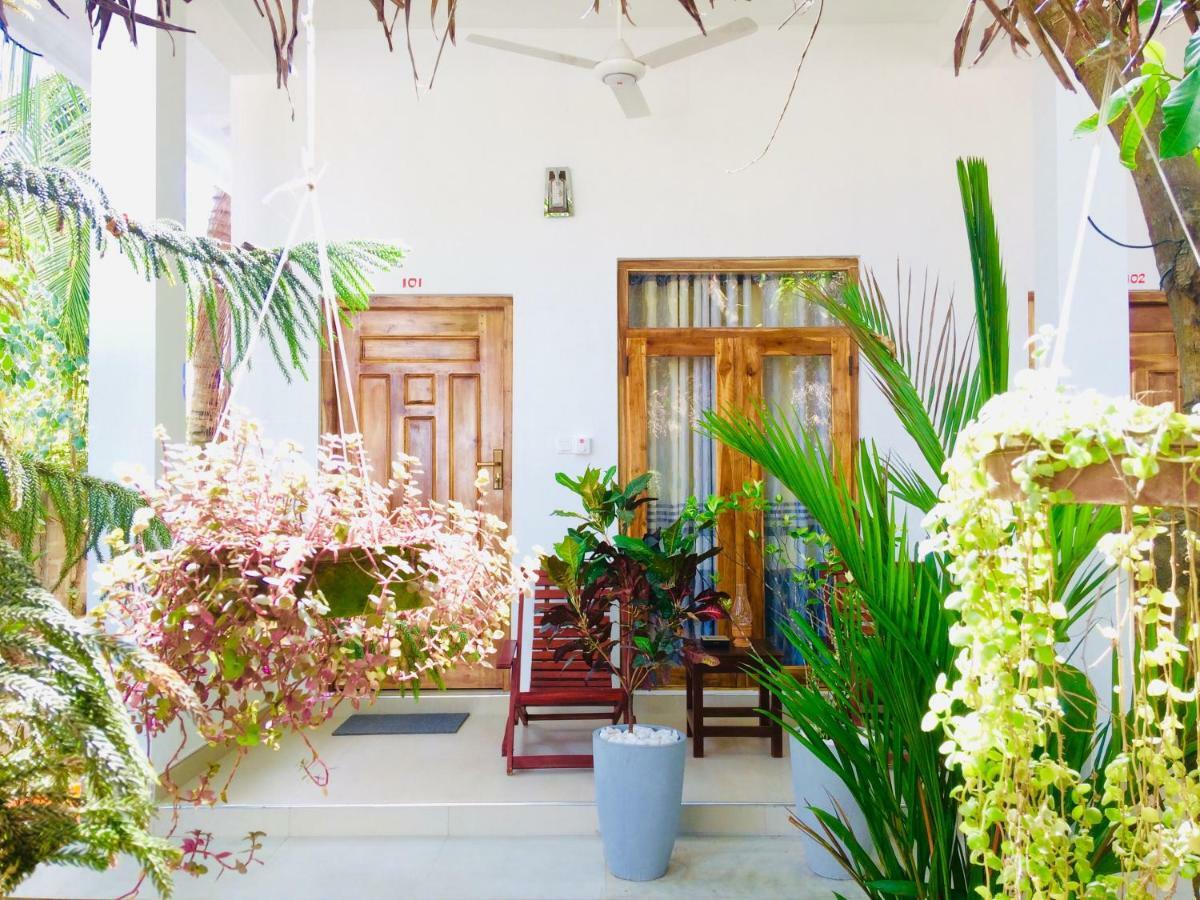 Tropicana Home Stay Arugam Bay Kültér fotó